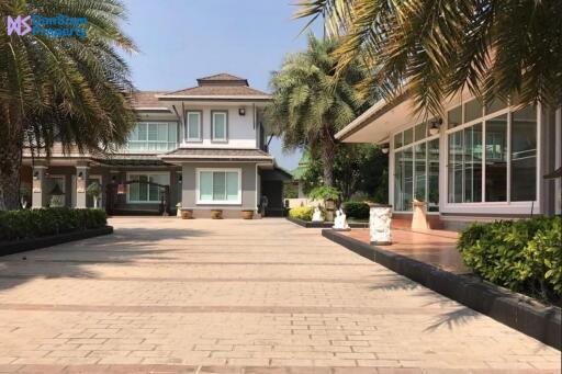 Two-storey Golf Villa in Hua Hin at Palm Hills Golf Resort