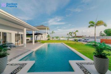 Unique 5-Bedroom pool Villa in Hua Hin on Large Land Plot