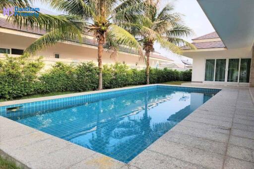 Luxury 3-Bedroom Villa in Hua Hin near Palm Hills Golf Club