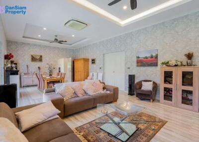 Luxury 3-Bedroom Pool Villa in Hua Hin at Red Mountain