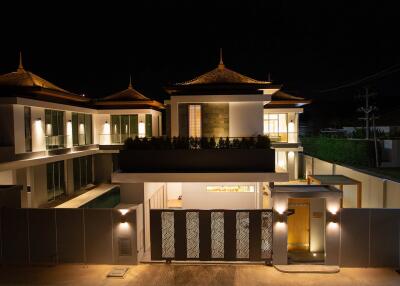 Cozy, spacious 4-bedroom villa, with pool view, on Thalang beach