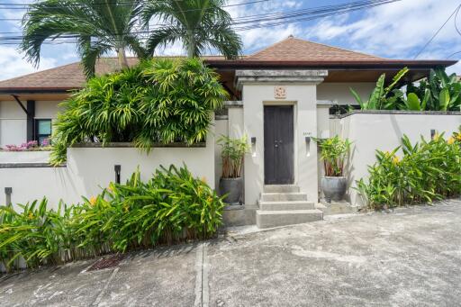 Luxurious 5-bedroom villa, with pool view in The Naya project, on Rawai beach