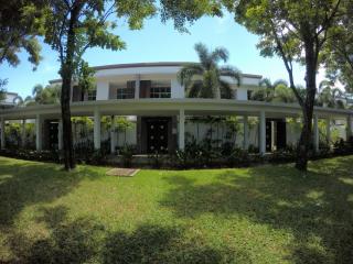 Luxurious 3-bedroom villa, with pool view in Two Villas Oxygen Bangtao project, on Bangtao/Laguna beach