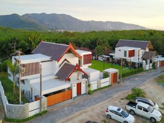 Luxury, large 10-bedroom villa, with pool view, on Bangtao/Laguna beach