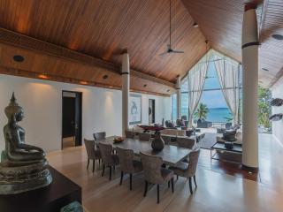 Luxurious beachfront villa in Cape Yamu Estate