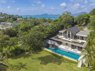 Luxurious beachfront villa in Cape Yamu Estate