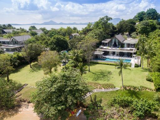 Luxurious beachfront villa in Cape Yamu Estate