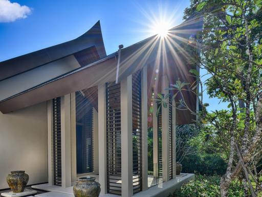 Luxurious beachfront villa in Cape Yamu Estate