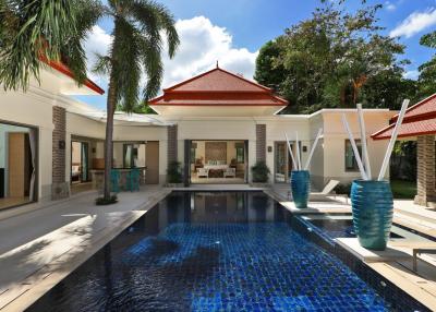 Exclusive 5-bedroom villa, with pool view in Sai Taan project, on Bangtao/Laguna beach