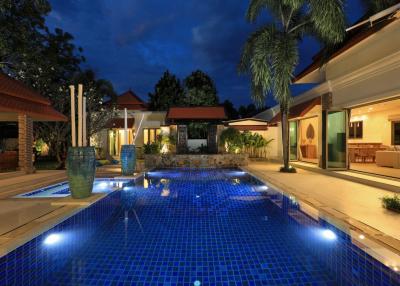 Exclusive 5-bedroom villa, with pool view in Sai Taan project, on Bangtao/Laguna beach