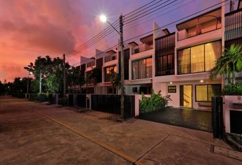 Stunning 3-bedroom villa, with urban view in Laguna Park project, on Bangtao/Laguna beach