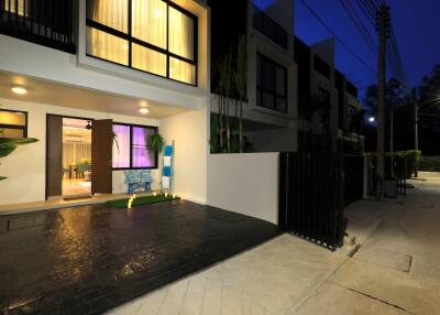 Luxurious 3-bedroom villa, with urban view in Laguna Park project, on Bangtao/Laguna beach