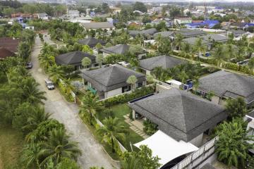 Luxurious 3-bedroom villa, with pool view in Peykaa Estate Villas project, on Bangtao/Laguna beach