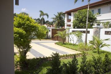 Cozy, large 3-bedroom villa, with pool view in Cherng Lay Villas & Condo project, on Bangtao/Laguna beach