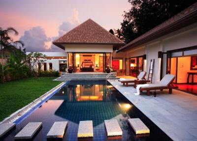 Luxury 4-bedroom villa, with pool view, on Rawai beach