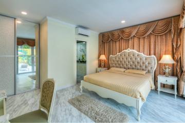 Incredible 5-bedroom villa, with pool view, on Bangtao/Laguna beach