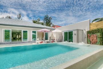 Incredible 5-bedroom villa, with pool view, on Bangtao/Laguna beach