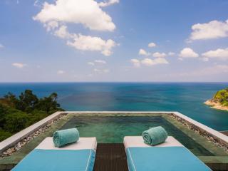 Fashionable premium, large 6-bedroom villa, with sea view in Cape Amarin project, on Kamala Beach beach