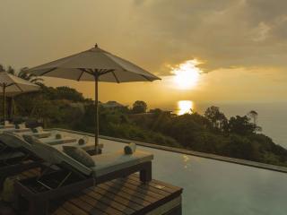 Fashionable premium, large 6-bedroom villa, with sea view in Cape Amarin project, on Kamala Beach beach