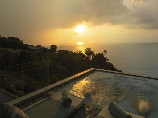 Fashionable premium, large 6-bedroom villa, with sea view in Cape Amarin project, on Kamala Beach beach