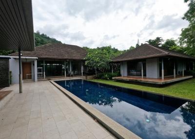 Luxury 4-bedroom villa, with pool view in Loch Palm project, on Kathu beach