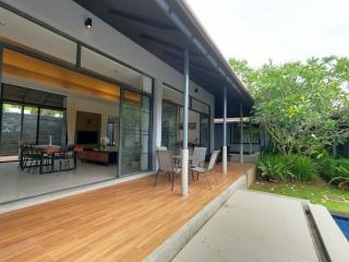 Luxury 4-bedroom villa, with pool view in Loch Palm project, on Kathu beach