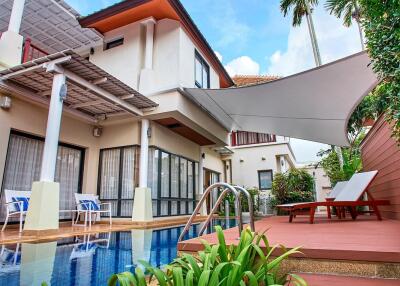 Stylish 4-bedroom villa, with golf course in Laguna Links project, on Bangtao/Laguna beach