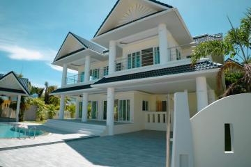 Gorgeous 3-bedroom villa, with garden view in Platinum Residence project, on Rawai beach