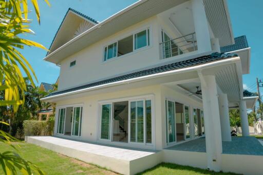 Gorgeous 3-bedroom villa, with garden view in Platinum Residence project, on Rawai beach