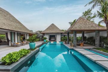 Stunning, large 4-bedroom villa, with pool view, on Layan Beach beach