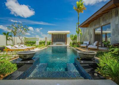 Amazing, large 4-bedroom villa, with pool view, on Bangtao/Laguna beach