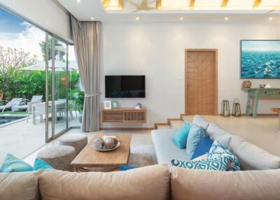 Stylish, spacious 4-bedroom villa, with pool view, on Bangtao/Laguna beach