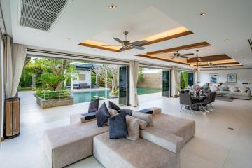 Comfortable, large 5-bedroom villa, with pool view in The Lake House project, on Bangtao/Laguna beach