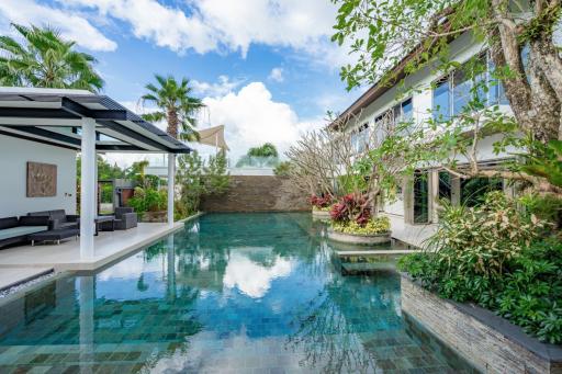 Comfortable, large 5-bedroom villa, with pool view in The Lake House project, on Bangtao/Laguna beach