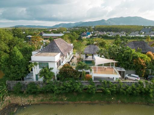 Comfortable, large 5-bedroom villa, with pool view in The Lake House project, on Bangtao/Laguna beach