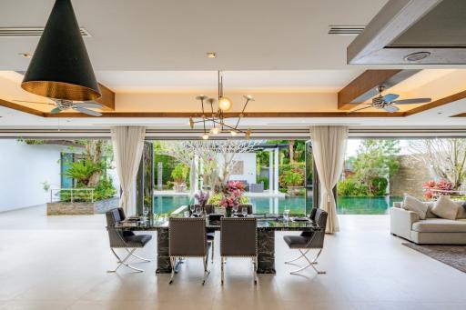 Comfortable, large 5-bedroom villa, with pool view in The Lake House project, on Bangtao/Laguna beach