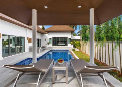 Cozy 4-bedroom villa, with pool view, on Rawai beach