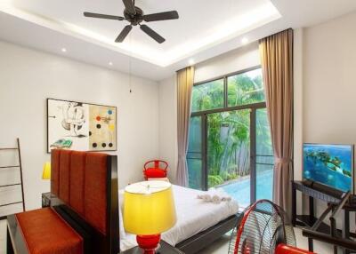 Stylish 3-bedroom villa, with pool view in Onyx project, on Nai Harn beach