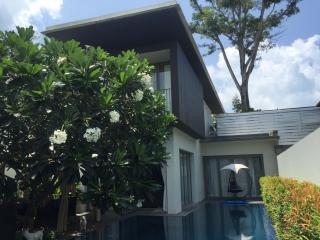 Stunning 3-bedroom villa, with pool view and near the sea in Baan Yamu project, on Point Yamu beach