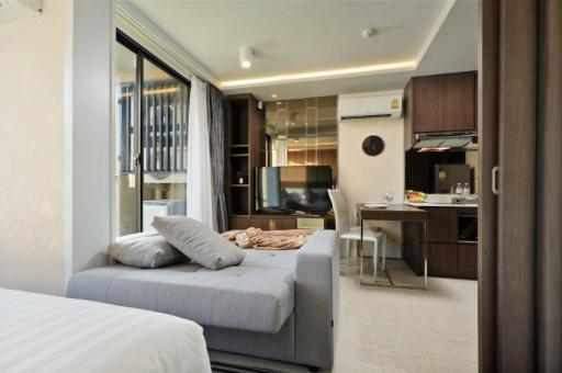 Stylish 1-bedroom apartments in Aristo project, on Surin Beach beach