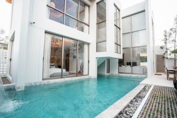 Gorgeous 3-bedroom villa, with pool view, on Bangtao/Laguna beach