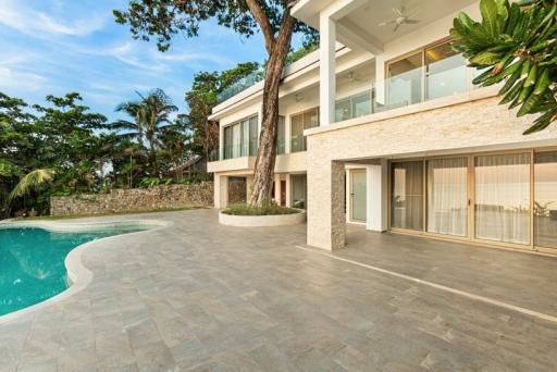 Luxurious, spacious 5-bedroom villa, with sea view and near the sea, on Kata Noi beach