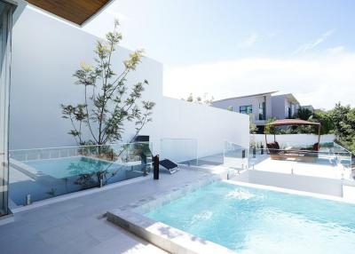Comfortable, spacious 4-bedroom villa, with pool view, on Bangtao/Laguna beach