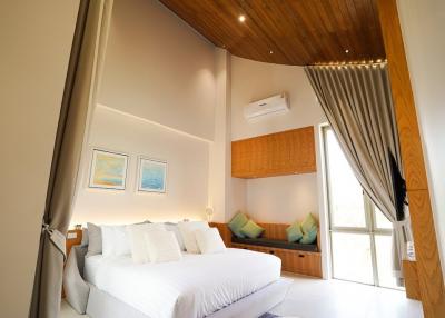Comfortable, spacious 4-bedroom villa, with pool view, on Bangtao/Laguna beach