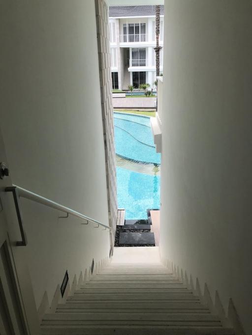 2 Bedroom Pool View : Malibu Condominium