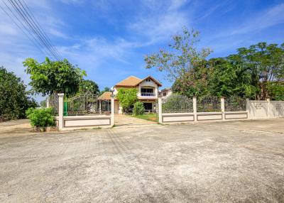 Freestanding 4 Bedroom House On Large Plot - Hua Hin Soi 2