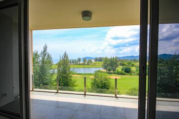 The Sanctuary: 2 Bedroom Condo With Stunning Views