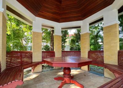 House for sale in Pratamnak - 10 Bed 12 Bath With Private Pool
