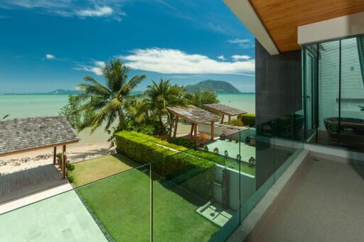 Modern Beachfront Villa Rawai RAW32