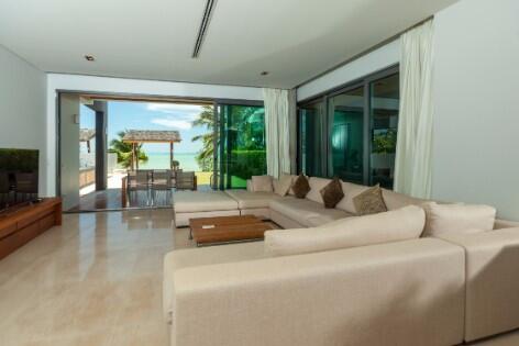 Modern Beachfront Villa Rawai RAW32